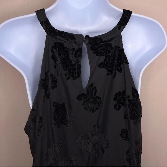 SIZE 12 TORRID 0 BLACK FLORAL VELVET ACCENT TANK SLEEVELESS FLOWY HALTER GOTH - Picture 9 of 14